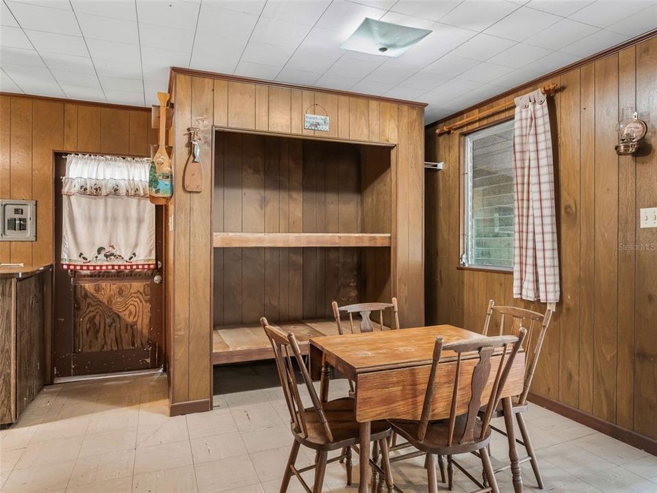 На продажу: $125,000 (1 спален, 1 ванн, 480 Квадратных фут)