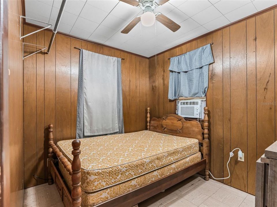 На продажу: $125,000 (1 спален, 1 ванн, 480 Квадратных фут)