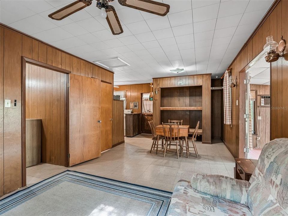 На продажу: $125,000 (1 спален, 1 ванн, 480 Квадратных фут)