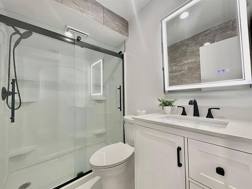 На продажу: $199,000 (2 спален, 2 ванн, 914 Квадратных фут)