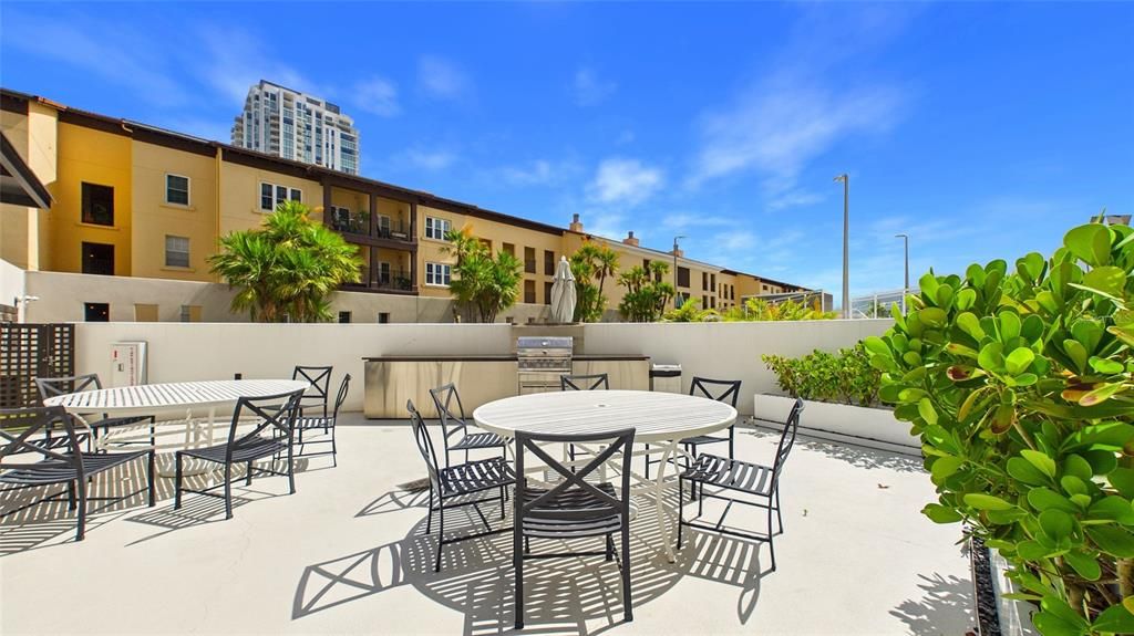 For Sale: $1,129,000 (2 beds, 2 baths, 1483 Square Feet)