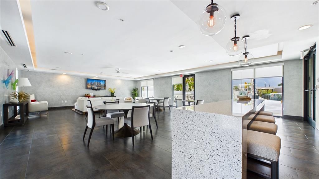 For Sale: $1,129,000 (2 beds, 2 baths, 1483 Square Feet)