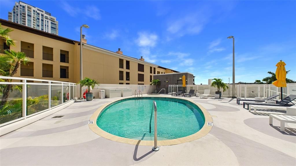 For Sale: $1,129,000 (2 beds, 2 baths, 1483 Square Feet)