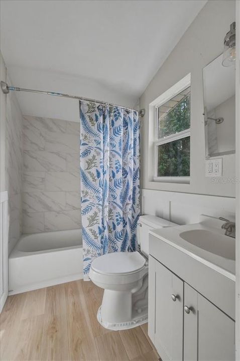For Sale: $189,900 (2 beds, 2 baths, 1110 Square Feet)