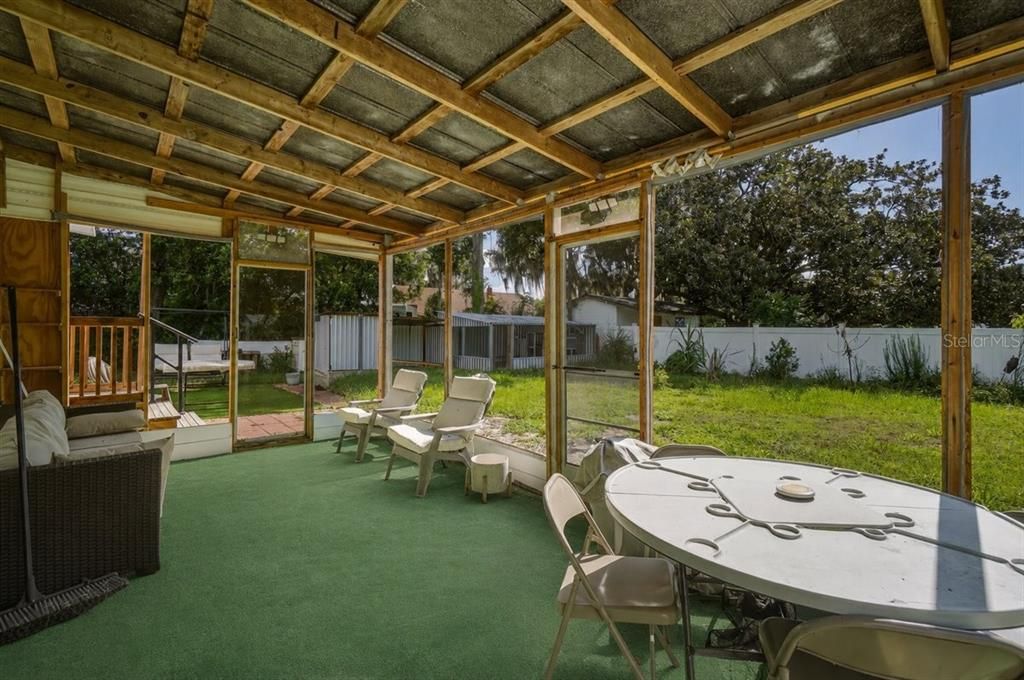 For Sale: $189,900 (2 beds, 2 baths, 1110 Square Feet)