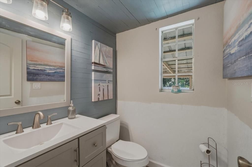 For Sale: $189,900 (2 beds, 2 baths, 1110 Square Feet)