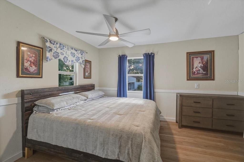 For Sale: $189,900 (2 beds, 2 baths, 1110 Square Feet)