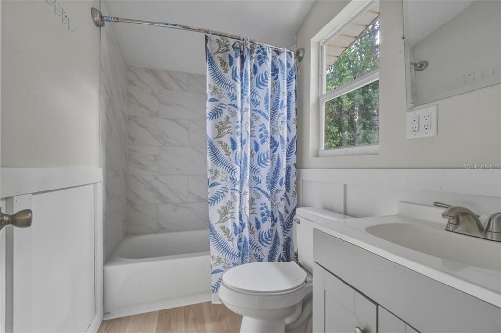 For Sale: $189,900 (2 beds, 2 baths, 1110 Square Feet)