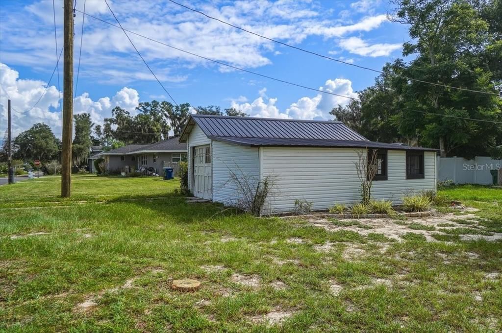 For Sale: $189,900 (2 beds, 2 baths, 1110 Square Feet)