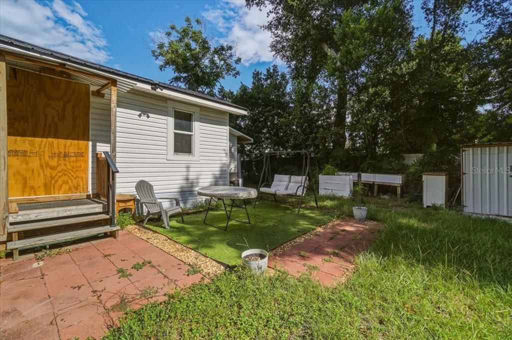 For Sale: $189,900 (2 beds, 2 baths, 1110 Square Feet)