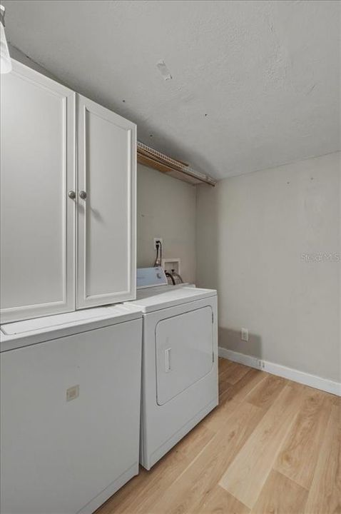 For Sale: $189,900 (2 beds, 2 baths, 1110 Square Feet)