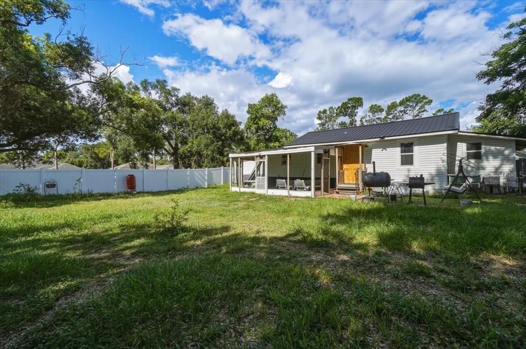 For Sale: $189,900 (2 beds, 2 baths, 1110 Square Feet)