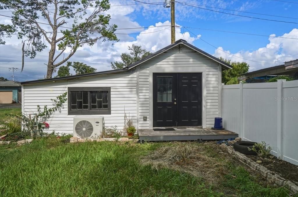 For Sale: $189,900 (2 beds, 2 baths, 1110 Square Feet)