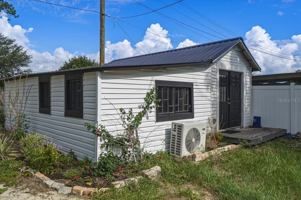 For Sale: $189,900 (2 beds, 2 baths, 1110 Square Feet)