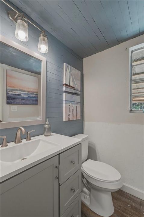 For Sale: $189,900 (2 beds, 2 baths, 1110 Square Feet)