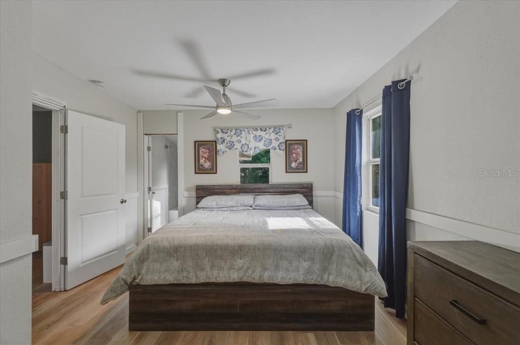 For Sale: $189,900 (2 beds, 2 baths, 1110 Square Feet)