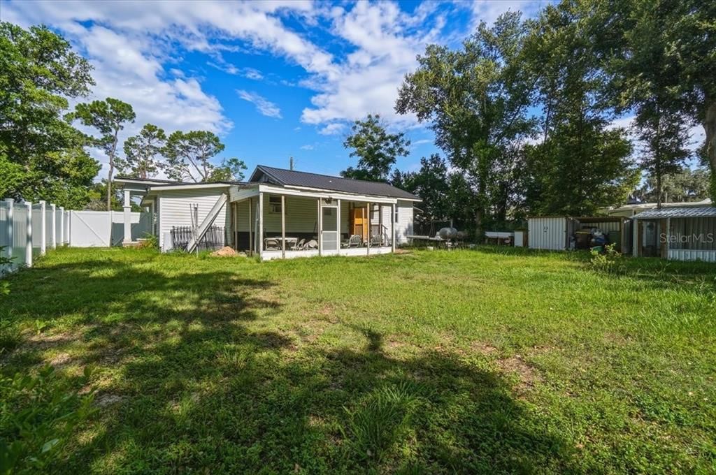 For Sale: $189,900 (2 beds, 2 baths, 1110 Square Feet)