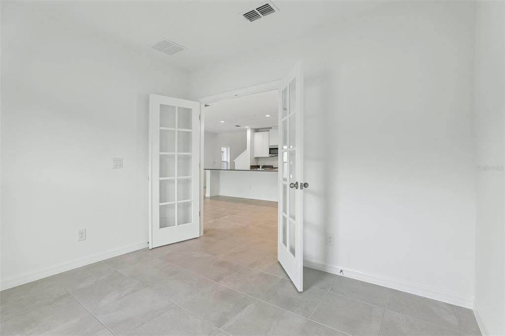 En Venta: $426,990 (4 camas, 2 baños, 2536 Pies cuadrados)