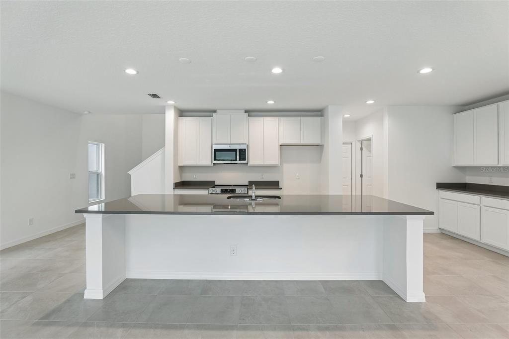 En Venta: $426,990 (4 camas, 2 baños, 2536 Pies cuadrados)