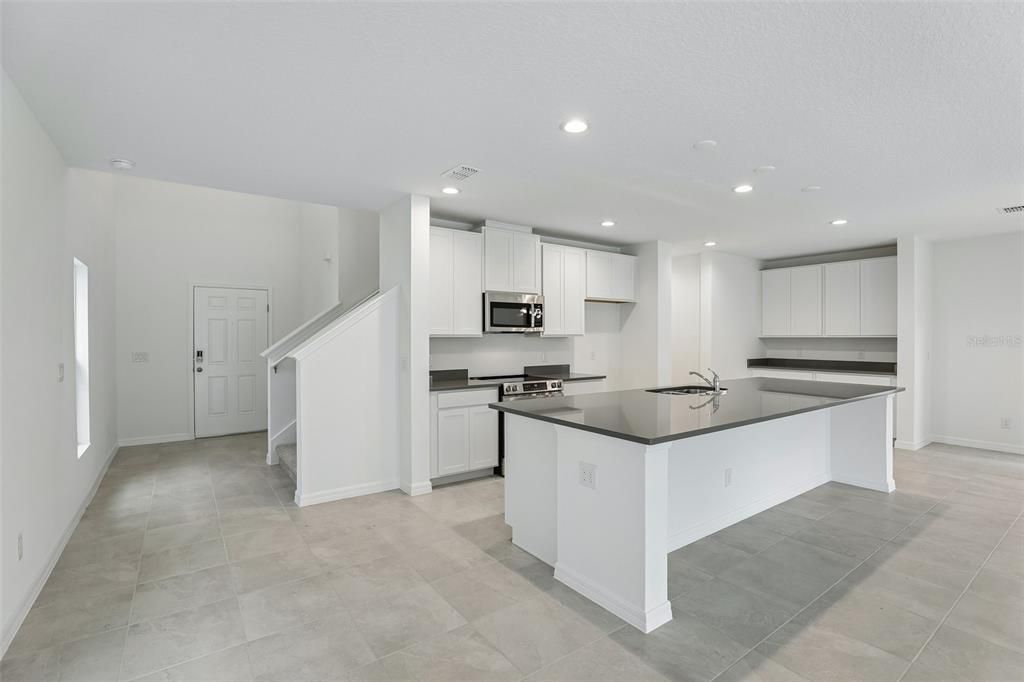 En Venta: $426,990 (4 camas, 2 baños, 2536 Pies cuadrados)