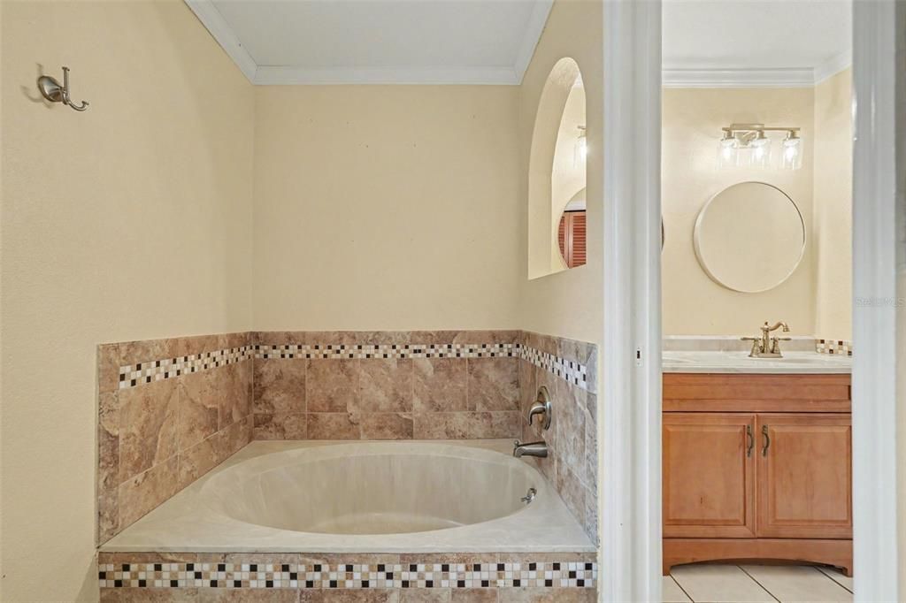 На продажу: $485,000 (3 спален, 2 ванн, 1684 Квадратных фут)
