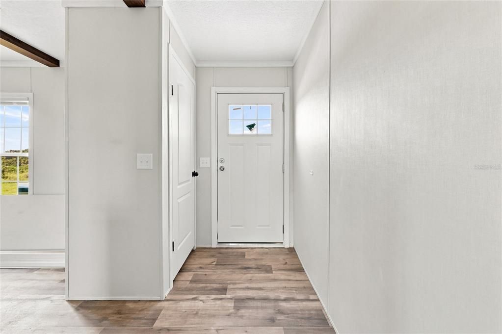 For Sale: $279,900 (3 beds, 2 baths, 1580 Square Feet)