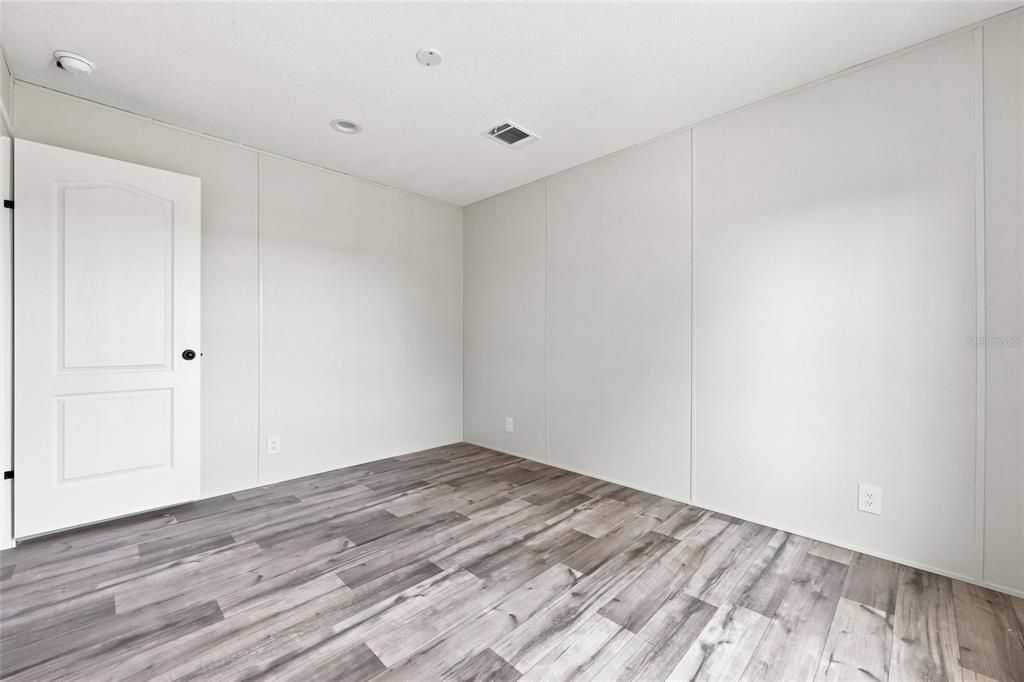 For Sale: $279,900 (3 beds, 2 baths, 1580 Square Feet)