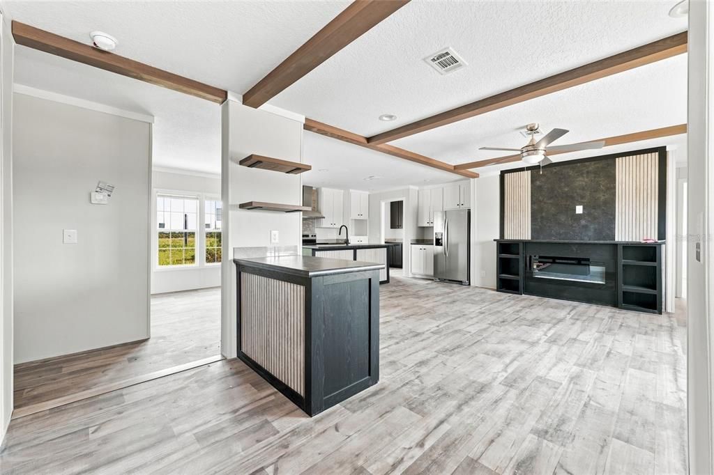 For Sale: $279,900 (3 beds, 2 baths, 1580 Square Feet)