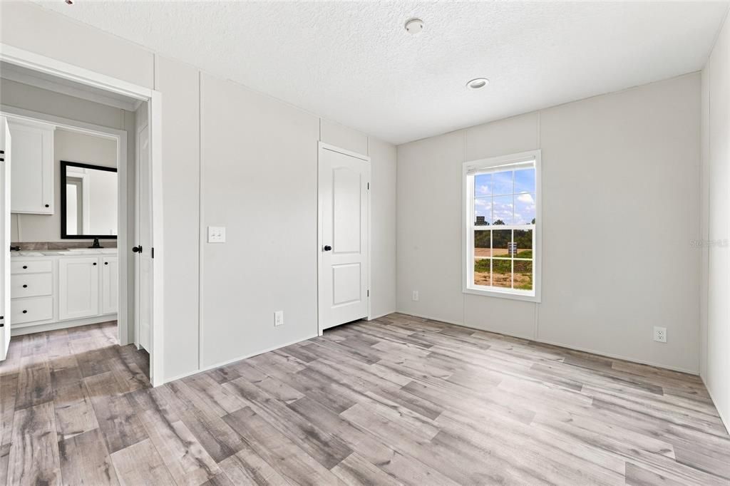 For Sale: $279,900 (3 beds, 2 baths, 1580 Square Feet)