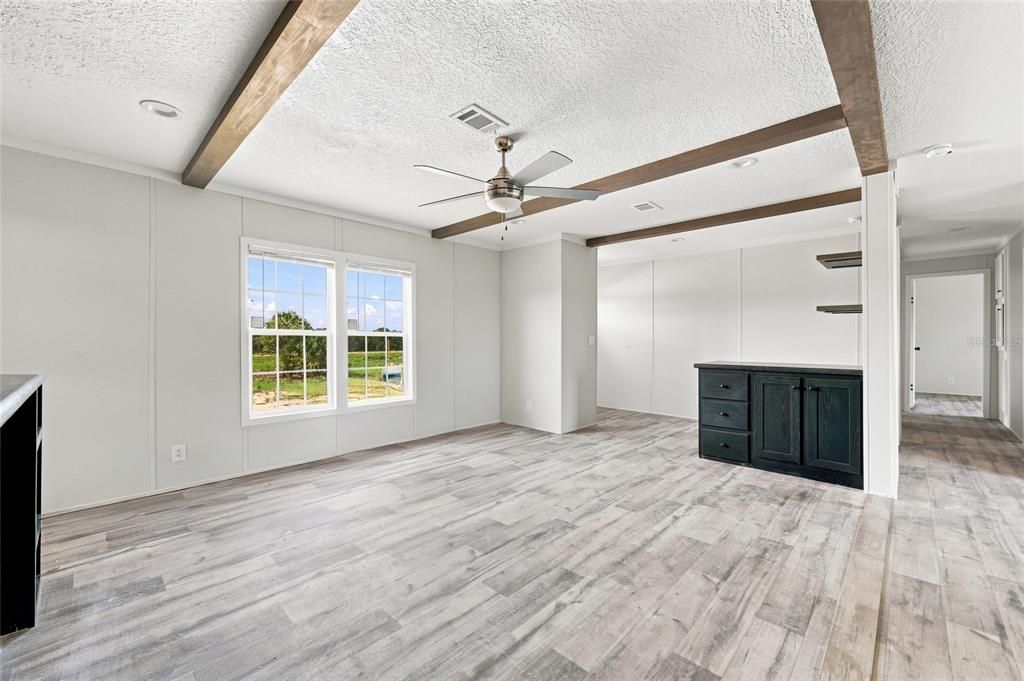For Sale: $279,900 (3 beds, 2 baths, 1580 Square Feet)