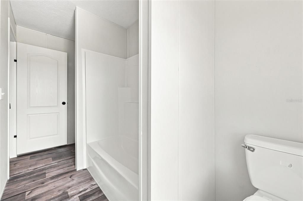 For Sale: $279,900 (3 beds, 2 baths, 1580 Square Feet)