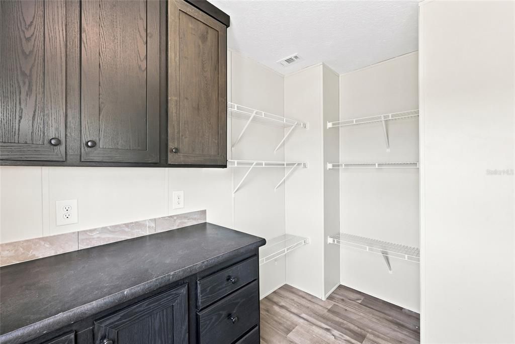 For Sale: $279,900 (3 beds, 2 baths, 1580 Square Feet)