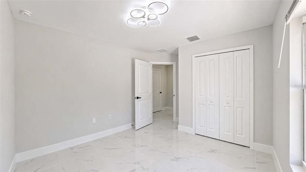 Activo con contrato: $230,000 (3 camas, 2 baños, 1058 Pies cuadrados)