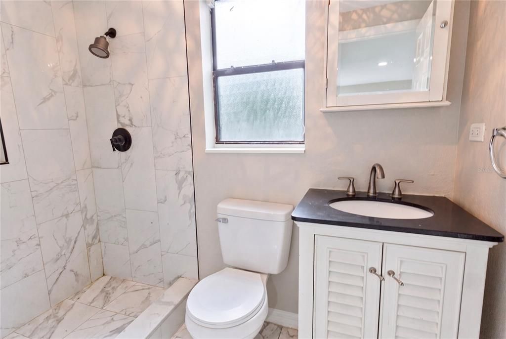 На продажу: $299,900 (3 спален, 3 ванн, 2163 Квадратных фут)