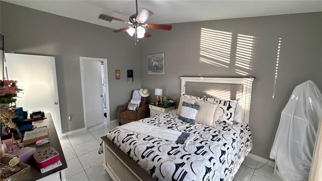 En Venta: $359,000 (3 camas, 2 baños, 1336 Pies cuadrados)