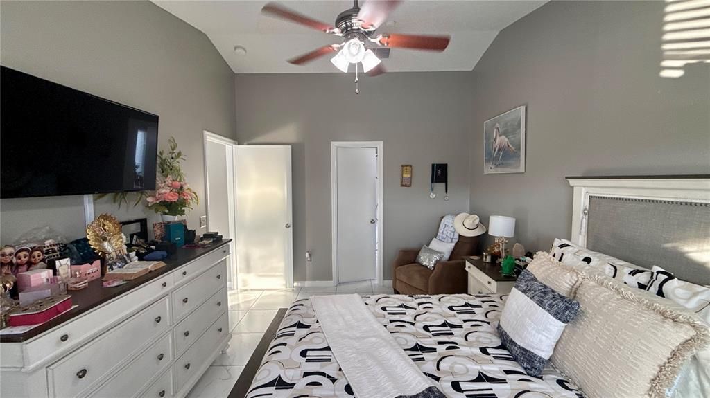 En Venta: $359,000 (3 camas, 2 baños, 1336 Pies cuadrados)
