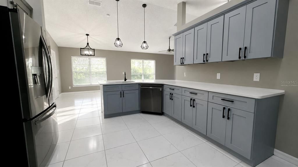 En Venta: $359,000 (3 camas, 2 baños, 1336 Pies cuadrados)