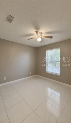En Venta: $359,000 (3 camas, 2 baños, 1336 Pies cuadrados)
