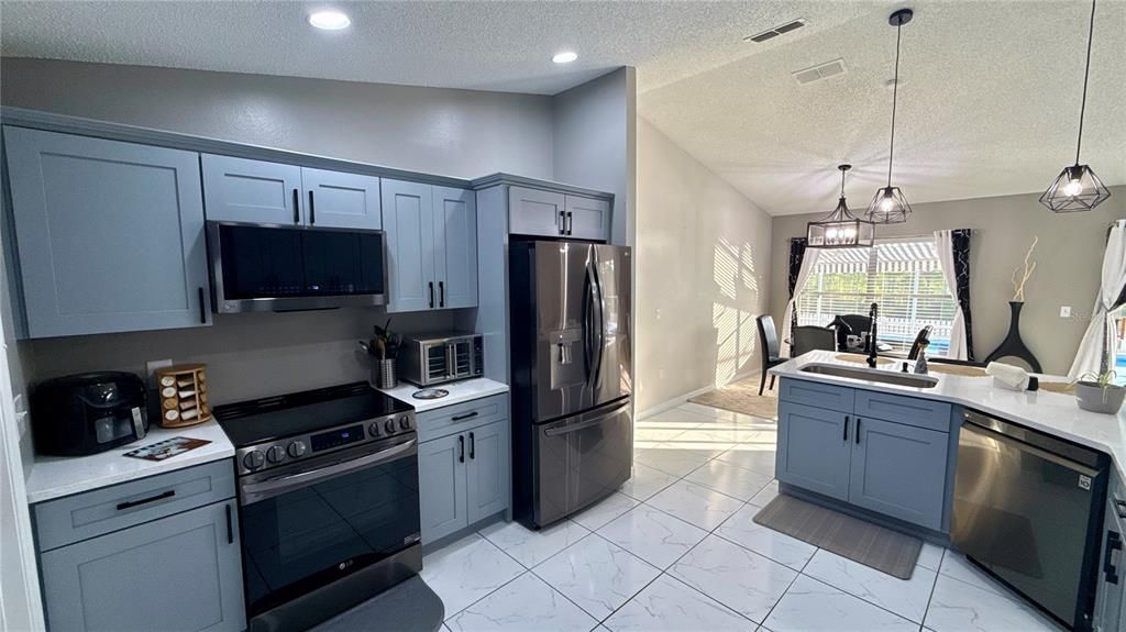 En Venta: $359,000 (3 camas, 2 baños, 1336 Pies cuadrados)
