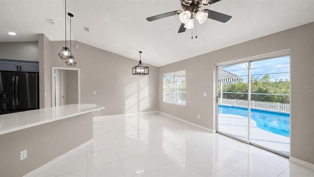 En Venta: $359,000 (3 camas, 2 baños, 1336 Pies cuadrados)