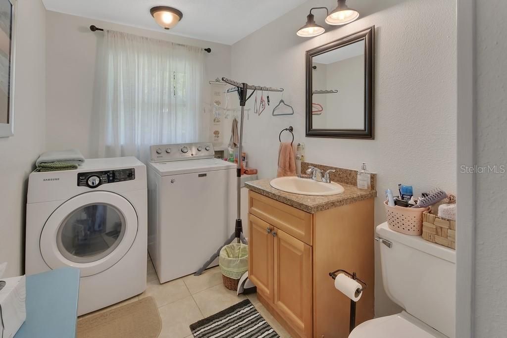 En Venta: $339,900 (3 camas, 3 baños, 1600 Pies cuadrados)