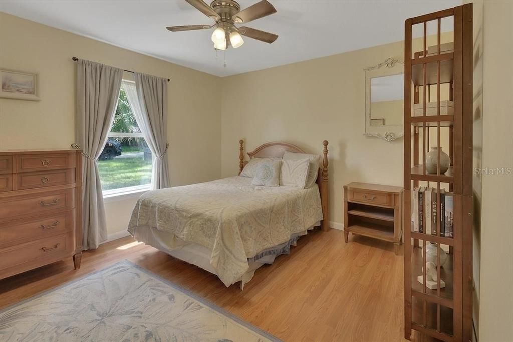 En Venta: $339,900 (3 camas, 3 baños, 1600 Pies cuadrados)
