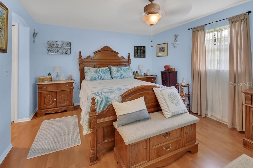 En Venta: $339,900 (3 camas, 3 baños, 1600 Pies cuadrados)