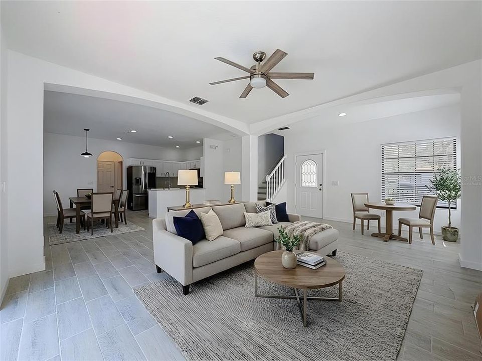 En Venta: $429,900 (4 camas, 2 baños, 2072 Pies cuadrados)