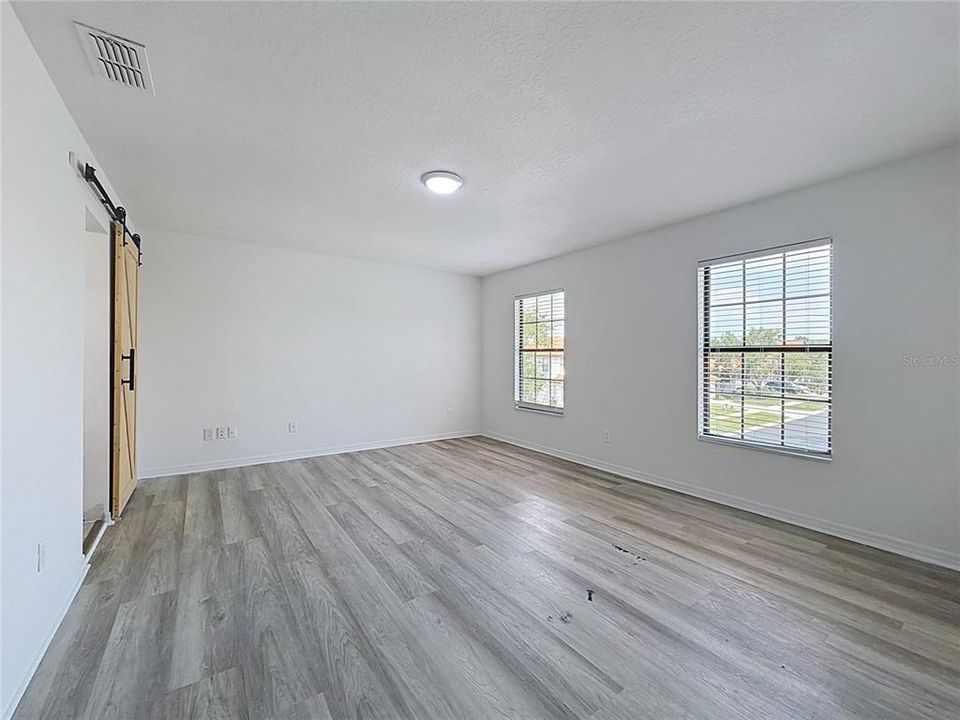 En Venta: $429,900 (4 camas, 2 baños, 2072 Pies cuadrados)