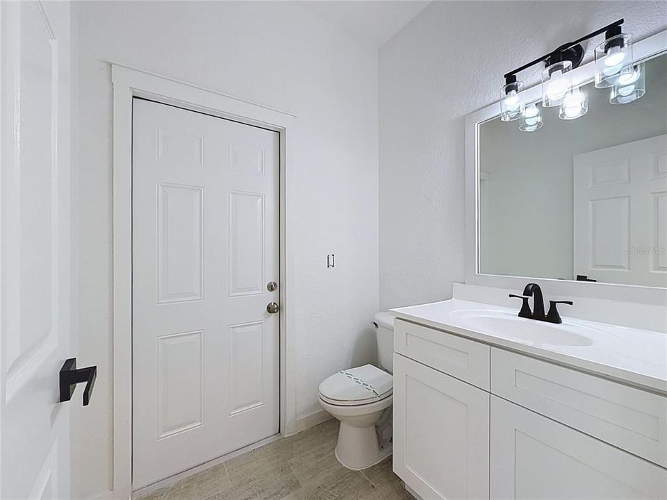 En Venta: $429,900 (4 camas, 2 baños, 2072 Pies cuadrados)