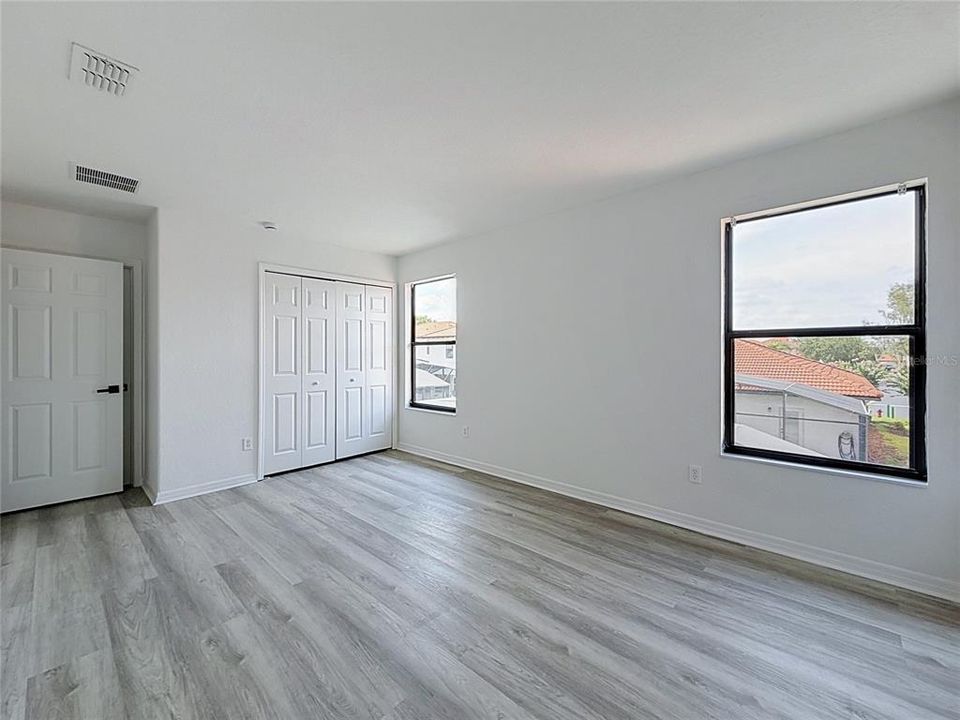 En Venta: $429,900 (4 camas, 2 baños, 2072 Pies cuadrados)