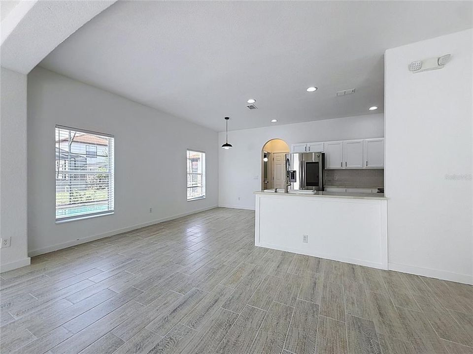 En Venta: $429,900 (4 camas, 2 baños, 2072 Pies cuadrados)