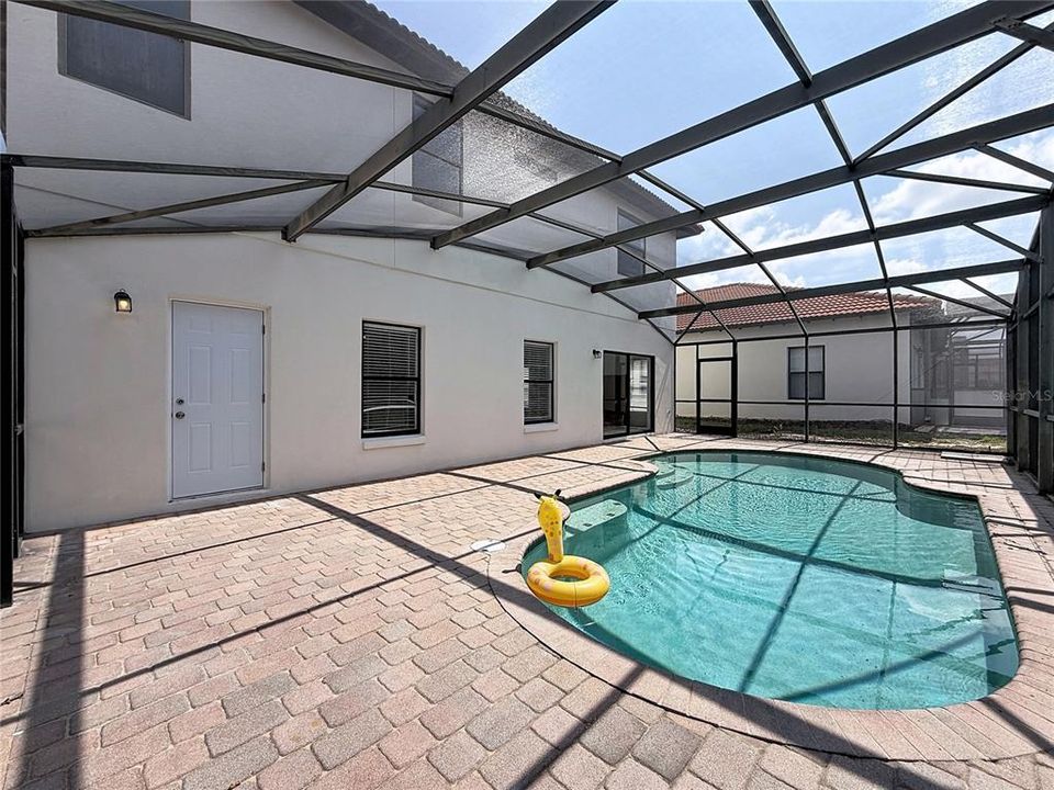 En Venta: $429,900 (4 camas, 2 baños, 2072 Pies cuadrados)