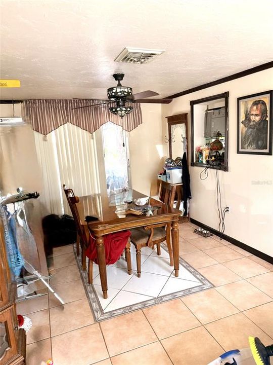 For Sale: $194,000 (3 beds, 1 baths, 1096 Square Feet)